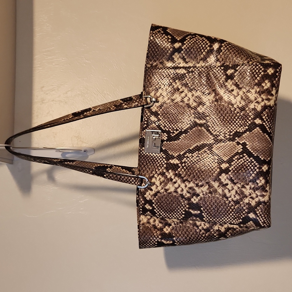 NWT MICHAEL KORS EMBOSSED LEATHER TOTE
